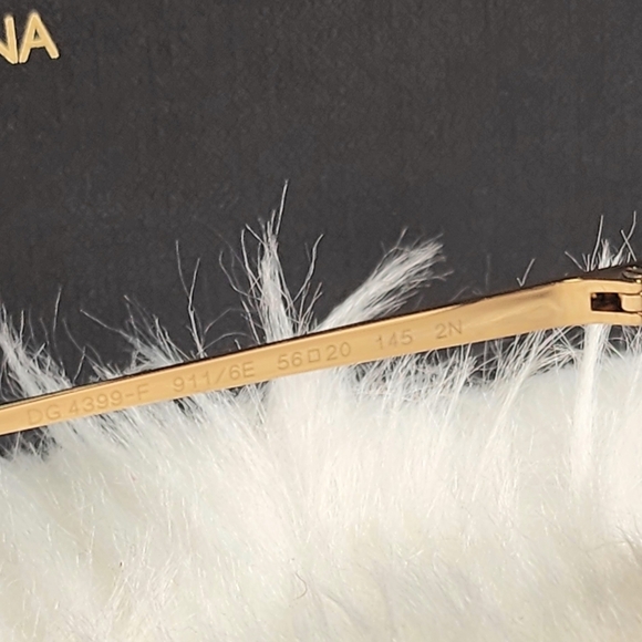 🩵 SOLD 🛎 Dolce & Gabbana Sunglasses - Picture 4 of 6